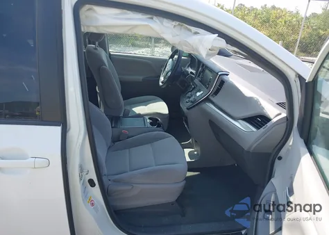 2019 Toyota Sienna Le from USA, damaged, VIN 5TDJZ3DC4KS215106